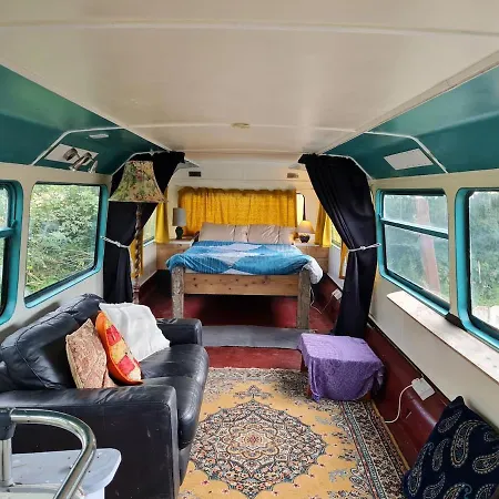 The Secret Bus Society Apartman *